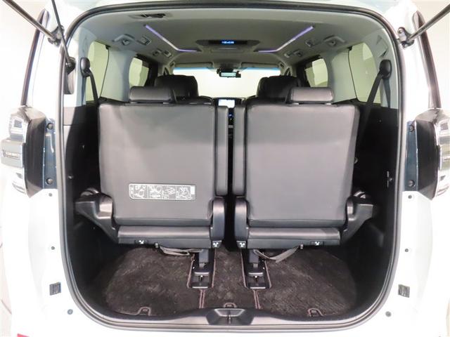 開口部の広いラゲージスペースは、ゴルフバックなどの荷物もラクラク積み込めます。