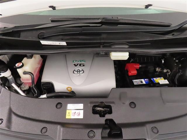 普段はあまり見ないエンジンルーム内も綺麗に仕上げています　見えないところも清潔に保ちたいですよね