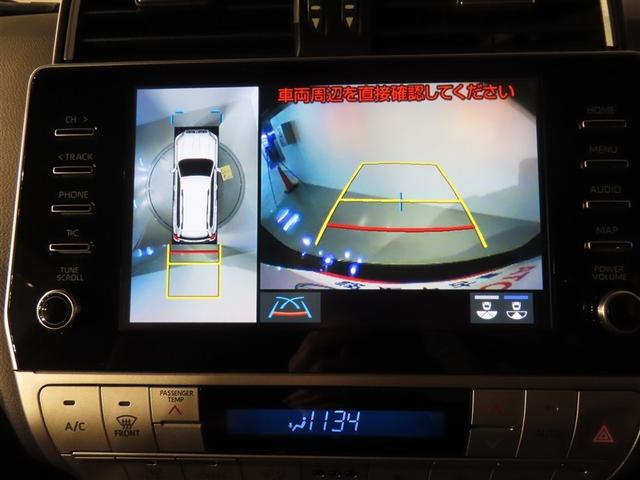 バック時の運転をサポートするバックガイドモニター＆パノラミックビューモニター付