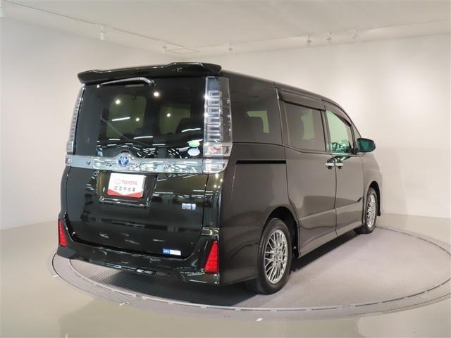 ヴォクシー ハイブリッドZS 煌II フルセグ メモリーナビ DVD再生 後席モニター バックカメラ 衝突被害軽減システム ETC ドラレコ 両側電動スライド LEDヘッドランプ ウオークスルー 乗車定員7人 3列シート ワンオーナー(6枚目)