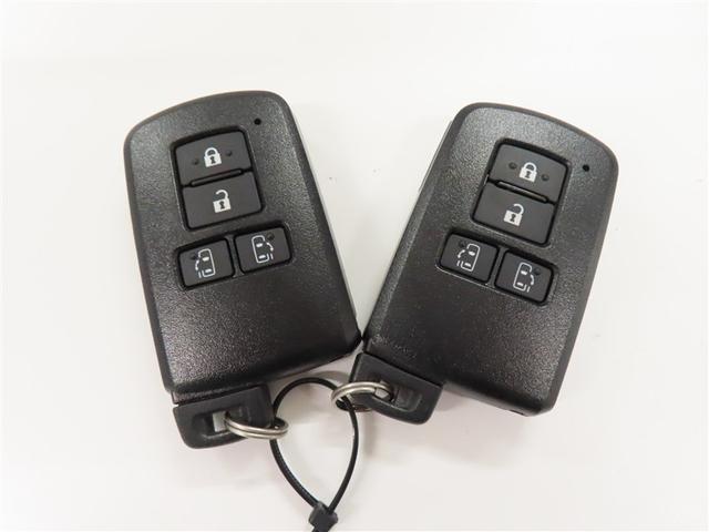 ノア Si ダブルバイビーIII フルセグ メモリーナビ DVD再生 バックカメラ 衝突被害軽減システム ETC ドラレコ 両側電動スライド LEDヘッドランプ ウオークスルー 乗車定員7人 3列シート ワンオーナー 記録簿(17枚目)