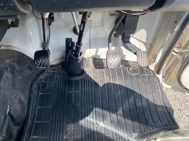 ＮＴ１００クリッパートラック ＤＸ　５ＭＴ　４ＷＤ　タイミングチェーン（28枚目）