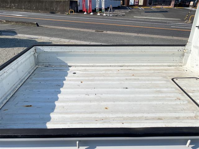 ミニキャブトラック M 5速MT 4WD フロントガラス新品交換済み(11枚目)