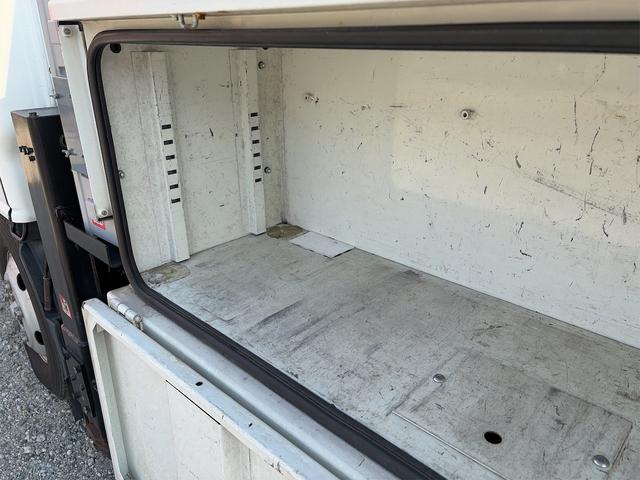 エルフトラック 　アイチ　ＳＢ１０Ａ　アルミブーム　電工仕様（12枚目）