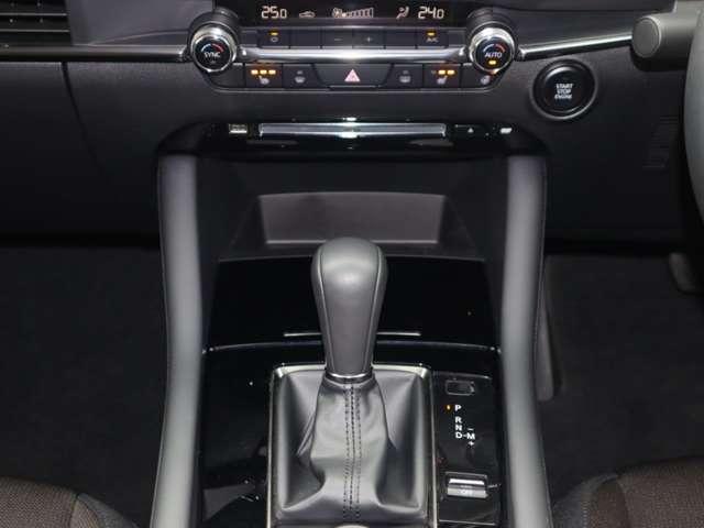 ＭＡＺＤＡ３セダン ２．０　２０Ｓ　プロアクティブ　ツーリング　セレクション　シートヒーター　マツダ認定中古車　コネク（8枚目）