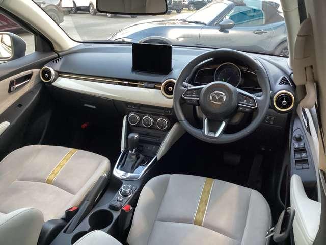 ＭＡＺＤＡ２ １．５　１５　サンリット　シトラス　マツダ認定中古車　スマートインＥＴＣ　衝突被（3枚目）