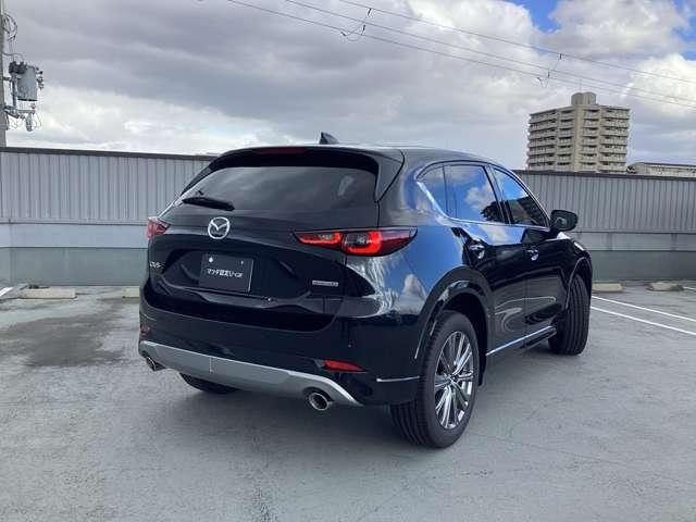 �}�c�_�̍����f�U�C���́A�N���}�ɖ���^����f�U�C���v�z�ł��B�������������u�̓����̋�������������x�[�X�ɁA��������ْ�����\�����Ă��܂��B���{�̔��ӎ���b�Ƃ����u�V���ȃG���K���X�v���ǋ����Ă��܂��B