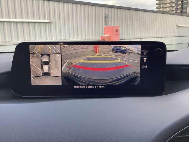 ���J�����@�@�@�R�U�O�ԗ��̑O�㍶�E�ɔ������v�S�̃J���������p���A�ԗ���������猩���悤�ȃg�b�v�r���[�̂ق��A�t�����g�r���[�A���A�r���[�A���E�T�C�h�r���[�̉f�����Z���^�[�f�B�X�v���C�ɕ\���ł��܂��B