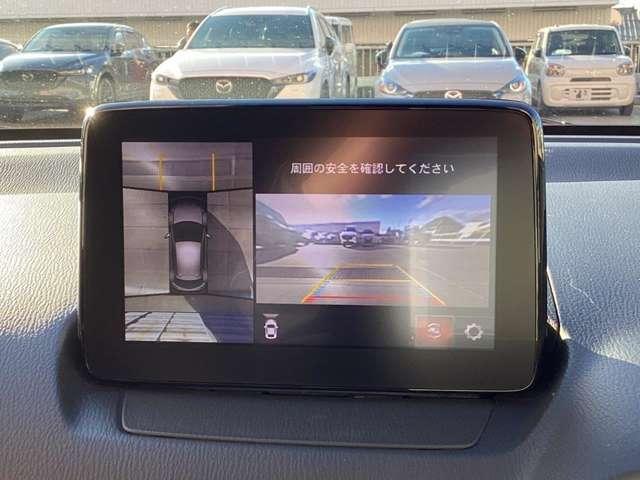 �ԗ��̑O�㍶�E�ɂ���S�̃J�������������邱�ƂŁA�܂�ł����g�̃N���}���󂩂猩�Ă���悤�Ș��Ղł̉f�����f���o���Ă���܂��B�o�b�N�����������̂��ƁA�O�i���Ɏ��E�̈��������_�ł����ɗ����܂��ˁB