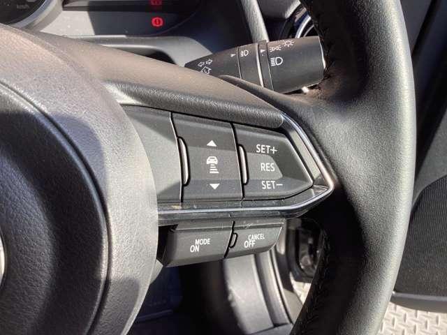 �~���g���[�_�[�Ő�s�ԂƂ̑��x����Ԋԋ�����F���B�ݒ肵���ԑ����ł̎Ԋԋ����������Œ����E�ێ����āA�A�N�Z���E�u���[�L�̑���Ȃ��Œ������h���C�u�̕��S���y�����Ă���܂��B