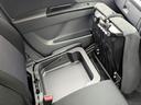 助手席下収納は便利ですね☆