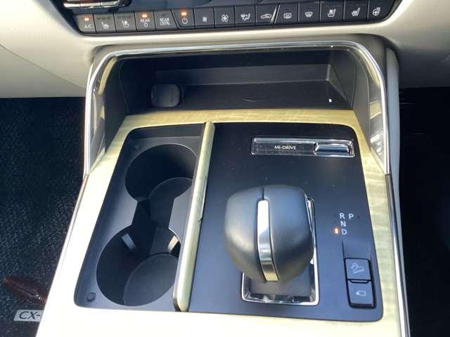 CX-80 XD-ハイブリッド プレミアムモダン XDHVプレミアムモダン ナビ 360度ビューモニタ 電動リアゲート シートヒーター ベンチレーション ハンドルヒーター ホワイト内装(8枚目)