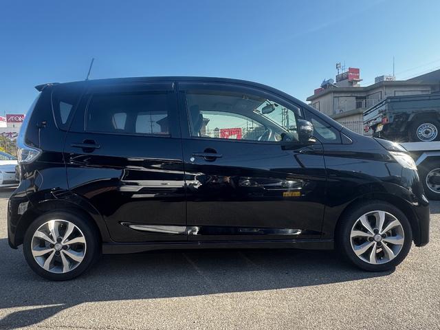 デイズ ハイウェイスター　Ｇターボ　ワンオーナー／ユーザー買取／純正ナビ／アラウンドビューモニター／スマートキー／純正アルミ／プッシュスタート（8枚目）