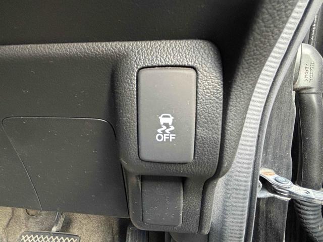 N-BOXカスタム ETC バックカメラ 両側スライド・片側電動 ナビ TV オートライト スマートキー アイドリングストップ 電動格納ミラー ベンチシート CVT ABS ESC CD DVD再生 USB(8枚目)