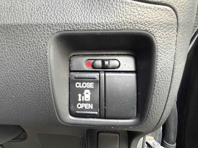 N-BOXカスタム ETC バックカメラ 両側スライド・片側電動 ナビ TV オートライト スマートキー アイドリングストップ 電動格納ミラー ベンチシート CVT ABS ESC CD DVD再生 USB(9枚目)