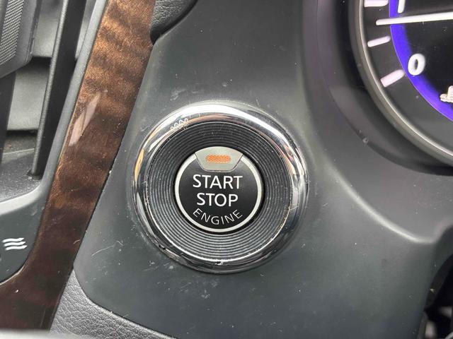 スカイライン ２００ＧＴ－ｔタイプＰ　ＥＴＣ　クリアランスソナー　オートクルーズコントロール　バックカメラ　ナビ　ＴＶ　アルミホイール　オートライト　ＬＥＤヘッドランプ　サンルーフ　ＡＴ　シートヒーター　スマートキー　アイドリングストップ（8枚目）