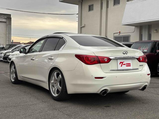 スカイライン ２００ＧＴ－ｔタイプＰ　ＥＴＣ　クリアランスソナー　オートクルーズコントロール　バックカメラ　ナビ　ＴＶ　アルミホイール　オートライト　ＬＥＤヘッドランプ　サンルーフ　ＡＴ　シートヒーター　スマートキー　アイドリングストップ（17枚目）