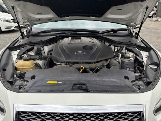 スカイライン ２００ＧＴ－ｔタイプＰ　ＥＴＣ　クリアランスソナー　オートクルーズコントロール　バックカメラ　ナビ　ＴＶ　アルミホイール　オートライト　ＬＥＤヘッドランプ　サンルーフ　ＡＴ　シートヒーター　スマートキー　アイドリングストップ（18枚目）