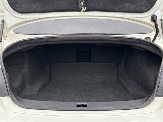 スカイライン ２００ＧＴ－ｔタイプＰ　ＥＴＣ　クリアランスソナー　オートクルーズコントロール　バックカメラ　ナビ　ＴＶ　アルミホイール　オートライト　ＬＥＤヘッドランプ　サンルーフ　ＡＴ　シートヒーター　スマートキー　アイドリングストップ（19枚目）