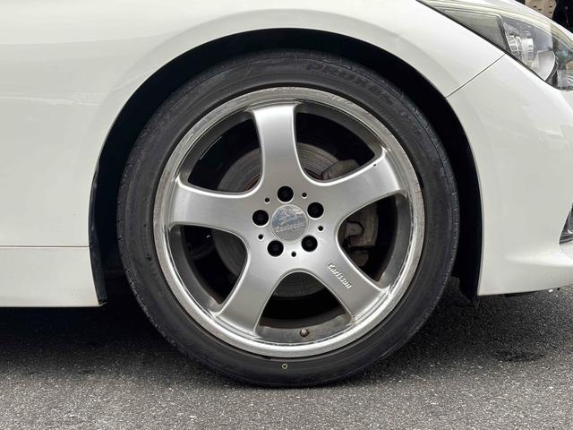 スカイライン ２００ＧＴ－ｔタイプＰ　ＥＴＣ　クリアランスソナー　オートクルーズコントロール　バックカメラ　ナビ　ＴＶ　アルミホイール　オートライト　ＬＥＤヘッドランプ　サンルーフ　ＡＴ　シートヒーター　スマートキー　アイドリングストップ（24枚目）