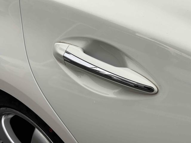 スカイライン ２００ＧＴ－ｔタイプＰ　ＥＴＣ　クリアランスソナー　オートクルーズコントロール　バックカメラ　ナビ　ＴＶ　アルミホイール　オートライト　ＬＥＤヘッドランプ　サンルーフ　ＡＴ　シートヒーター　スマートキー　アイドリングストップ（33枚目）