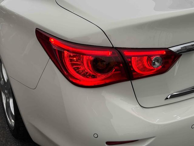 スカイライン ２００ＧＴ－ｔタイプＰ　ＥＴＣ　クリアランスソナー　オートクルーズコントロール　バックカメラ　ナビ　ＴＶ　アルミホイール　オートライト　ＬＥＤヘッドランプ　サンルーフ　ＡＴ　シートヒーター　スマートキー　アイドリングストップ（37枚目）