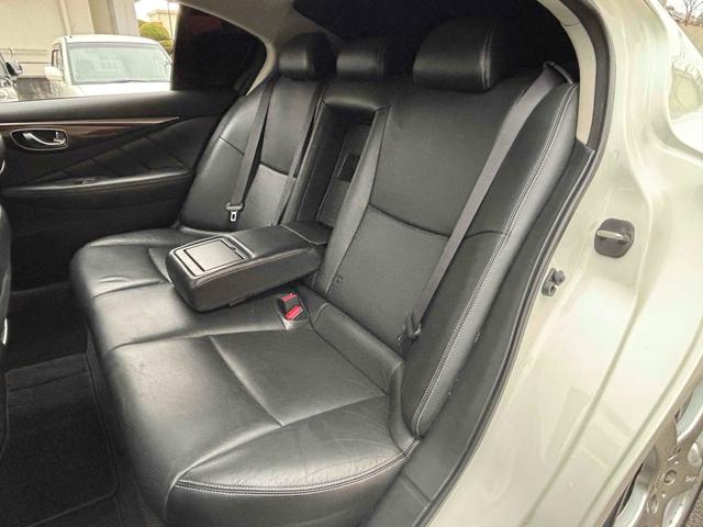 スカイライン ２００ＧＴ－ｔタイプＰ　ＥＴＣ　クリアランスソナー　オートクルーズコントロール　バックカメラ　ナビ　ＴＶ　アルミホイール　オートライト　ＬＥＤヘッドランプ　サンルーフ　ＡＴ　シートヒーター　スマートキー　アイドリングストップ（44枚目）