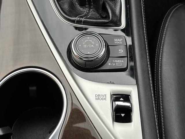 スカイライン ２００ＧＴ－ｔタイプＰ　ＥＴＣ　クリアランスソナー　オートクルーズコントロール　バックカメラ　ナビ　ＴＶ　アルミホイール　オートライト　ＬＥＤヘッドランプ　サンルーフ　ＡＴ　シートヒーター　スマートキー　アイドリングストップ（49枚目）