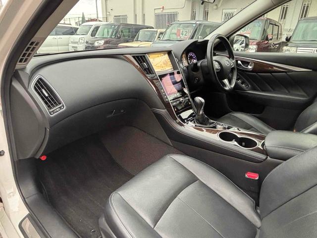 スカイライン ２００ＧＴ－ｔタイプＰ　ＥＴＣ　クリアランスソナー　オートクルーズコントロール　バックカメラ　ナビ　ＴＶ　アルミホイール　オートライト　ＬＥＤヘッドランプ　サンルーフ　ＡＴ　シートヒーター　スマートキー　アイドリングストップ（50枚目）