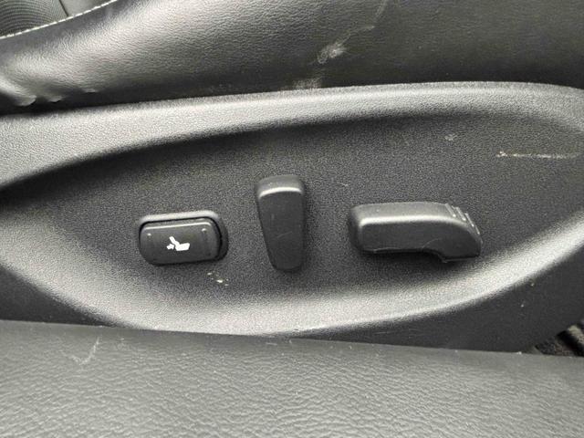 スカイライン ２００ＧＴ－ｔタイプＰ　ＥＴＣ　クリアランスソナー　オートクルーズコントロール　バックカメラ　ナビ　ＴＶ　アルミホイール　オートライト　ＬＥＤヘッドランプ　サンルーフ　ＡＴ　シートヒーター　スマートキー　アイドリングストップ（57枚目）