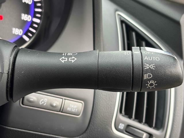 スカイライン ２００ＧＴ－ｔタイプＰ　ＥＴＣ　クリアランスソナー　オートクルーズコントロール　バックカメラ　ナビ　ＴＶ　アルミホイール　オートライト　ＬＥＤヘッドランプ　サンルーフ　ＡＴ　シートヒーター　スマートキー　アイドリングストップ（63枚目）