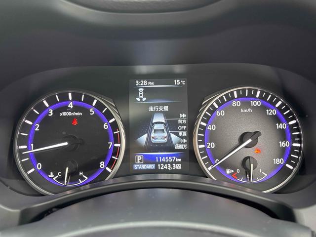 スカイライン ２００ＧＴ－ｔタイプＰ　ＥＴＣ　クリアランスソナー　オートクルーズコントロール　バックカメラ　ナビ　ＴＶ　アルミホイール　オートライト　ＬＥＤヘッドランプ　サンルーフ　ＡＴ　シートヒーター　スマートキー　アイドリングストップ（64枚目）