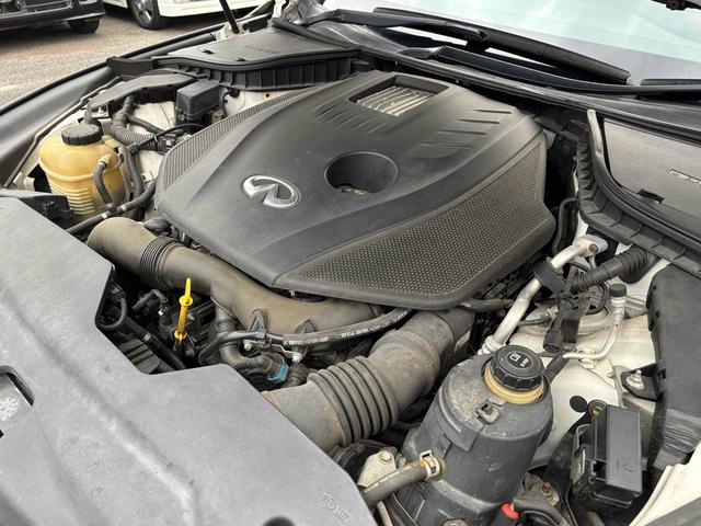 スカイライン ２００ＧＴ－ｔタイプＰ　ＥＴＣ　クリアランスソナー　オートクルーズコントロール　バックカメラ　ナビ　ＴＶ　アルミホイール　オートライト　ＬＥＤヘッドランプ　サンルーフ　ＡＴ　シートヒーター　スマートキー　アイドリングストップ（69枚目）