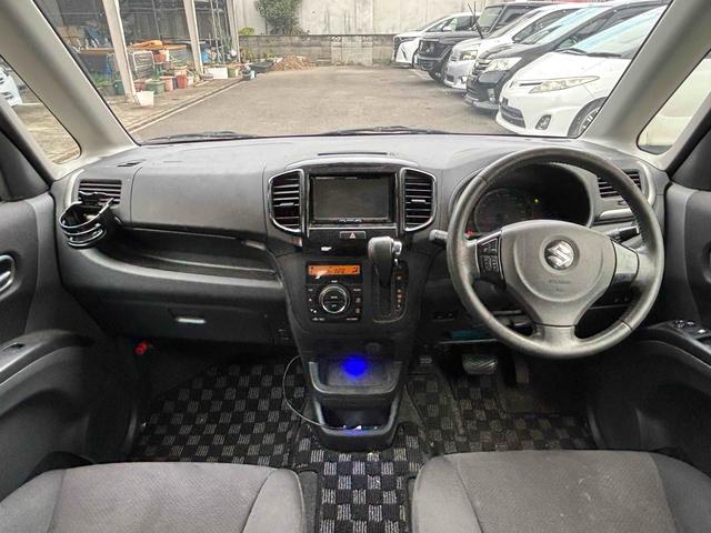 ソリオ ブラック＆ホワイト　ＥＴＣ　バックカメラ　両側電動スライドドア　オートライト　ＨＩＤ　スマートキー　電動格納ミラー　シートヒーター　ＣＶＴ　アルミホイール　盗難防止システム　衝突安全ボディ　ＡＢＳ　エアコン（2枚目）