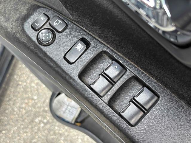 ソリオ ブラック＆ホワイト　ＥＴＣ　バックカメラ　両側電動スライドドア　オートライト　ＨＩＤ　スマートキー　電動格納ミラー　シートヒーター　ＣＶＴ　アルミホイール　盗難防止システム　衝突安全ボディ　ＡＢＳ　エアコン（9枚目）