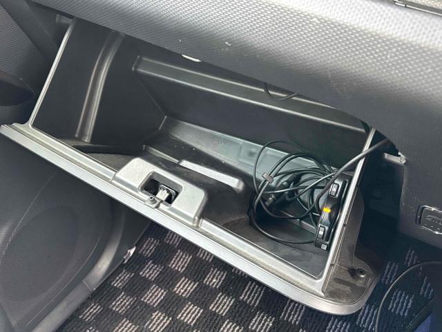 ソリオ ブラック＆ホワイト　ＥＴＣ　バックカメラ　両側電動スライドドア　オートライト　ＨＩＤ　スマートキー　電動格納ミラー　シートヒーター　ＣＶＴ　アルミホイール　盗難防止システム　衝突安全ボディ　ＡＢＳ　エアコン（57枚目）