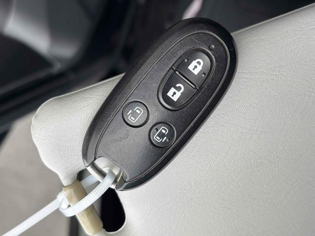 ソリオ ブラック＆ホワイト　ＥＴＣ　バックカメラ　両側電動スライドドア　オートライト　ＨＩＤ　スマートキー　電動格納ミラー　シートヒーター　ＣＶＴ　アルミホイール　盗難防止システム　衝突安全ボディ　ＡＢＳ　エアコン（60枚目）