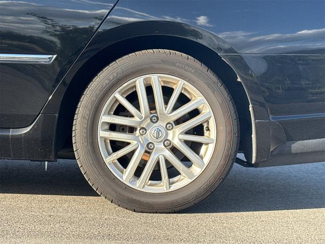 フーガ 250GT 2.5 250GT バックカメラ サイドカメラ ナビ スマートキー ETC 電格ミラー アルミホイール オートライト AT  電動格納ミラー 盗難防止システム パワーステアリング (スパーブラック)(24枚目)