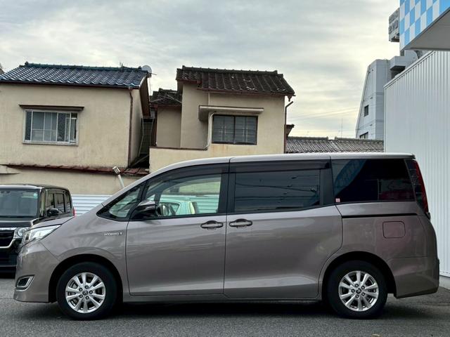 ノア ハイブリッドＧ　禁煙★ディーラーナビ（ＮＳＺＴ－Ｗ６８Ｔ）★Ｒカメラ★フルセグ★デジタルルームミラー★衝突軽減★スマートキー★両側パワースライドドア★純正１５インチアルミ★シートヒーター★クルコン（10枚目）