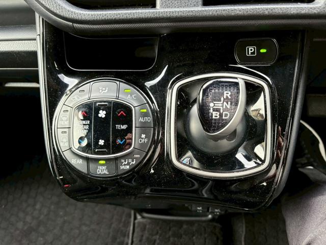 ノア ハイブリッドＧ　禁煙★ディーラーナビ（ＮＳＺＴ－Ｗ６８Ｔ）★Ｒカメラ★フルセグ★デジタルルームミラー★衝突軽減★スマートキー★両側パワースライドドア★純正１５インチアルミ★シートヒーター★クルコン（22枚目）