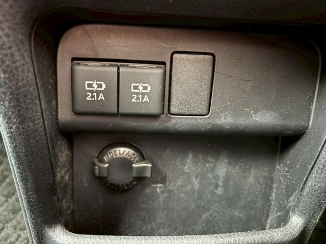 ノア ハイブリッドＧ　禁煙★ディーラーナビ（ＮＳＺＴ－Ｗ６８Ｔ）★Ｒカメラ★フルセグ★デジタルルームミラー★衝突軽減★スマートキー★両側パワースライドドア★純正１５インチアルミ★シートヒーター★クルコン（24枚目）