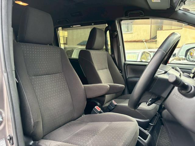 ノア ハイブリッドＧ　禁煙★ディーラーナビ（ＮＳＺＴ－Ｗ６８Ｔ）★Ｒカメラ★フルセグ★デジタルルームミラー★衝突軽減★スマートキー★両側パワースライドドア★純正１５インチアルミ★シートヒーター★クルコン（31枚目）