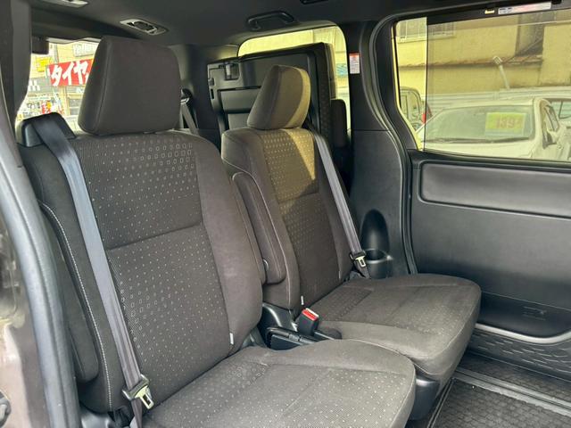 ノア ハイブリッドＧ　禁煙★ディーラーナビ（ＮＳＺＴ－Ｗ６８Ｔ）★Ｒカメラ★フルセグ★デジタルルームミラー★衝突軽減★スマートキー★両側パワースライドドア★純正１５インチアルミ★シートヒーター★クルコン（33枚目）