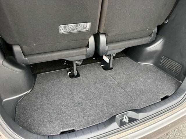 ノア ハイブリッドＧ　禁煙★ディーラーナビ（ＮＳＺＴ－Ｗ６８Ｔ）★Ｒカメラ★フルセグ★デジタルルームミラー★衝突軽減★スマートキー★両側パワースライドドア★純正１５インチアルミ★シートヒーター★クルコン（36枚目）