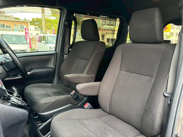 ノア ハイブリッドＧ　禁煙★ディーラーナビ（ＮＳＺＴ－Ｗ６８Ｔ）★Ｒカメラ★フルセグ★デジタルルームミラー★衝突軽減★スマートキー★両側パワースライドドア★純正１５インチアルミ★シートヒーター★クルコン（49枚目）