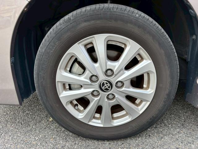 ノア ハイブリッドＧ　禁煙★ディーラーナビ（ＮＳＺＴ－Ｗ６８Ｔ）★Ｒカメラ★フルセグ★デジタルルームミラー★衝突軽減★スマートキー★両側パワースライドドア★純正１５インチアルミ★シートヒーター★クルコン（56枚目）