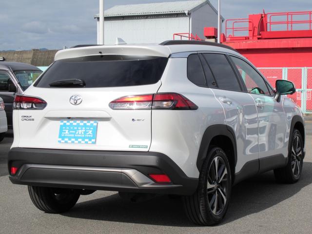 カローラクロス ハイブリッド　Ｚ　パノラマガラスルーフ・１０．５インチディスプレイオーディオ（ナビ、ＴＶ有）・全周囲・アドバンスパーク・ＢＳＭ・パワーバックドア・ルーフレール・ＥＴＣ２．０・スマートキー２個・シートヒーター・１オーナー（11枚目）