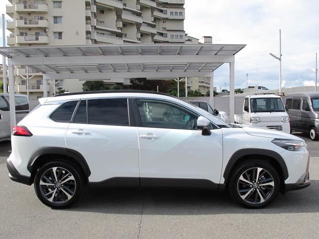 カローラクロス ハイブリッド　Ｚ　パノラマガラスルーフ・１０．５インチディスプレイオーディオ（ナビ、ＴＶ有）・全周囲・アドバンスパーク・ＢＳＭ・パワーバックドア・ルーフレール・ＥＴＣ２．０・スマートキー２個・シートヒーター・１オーナー（14枚目）