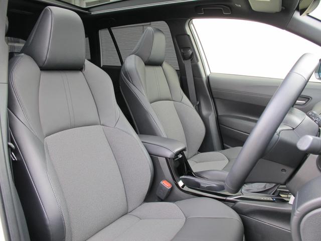 カローラクロス ハイブリッド　Ｚ　パノラマガラスルーフ・１０．５インチディスプレイオーディオ（ナビ、ＴＶ有）・全周囲・アドバンスパーク・ＢＳＭ・パワーバックドア・ルーフレール・ＥＴＣ２．０・スマートキー２個・シートヒーター・１オーナー（25枚目）