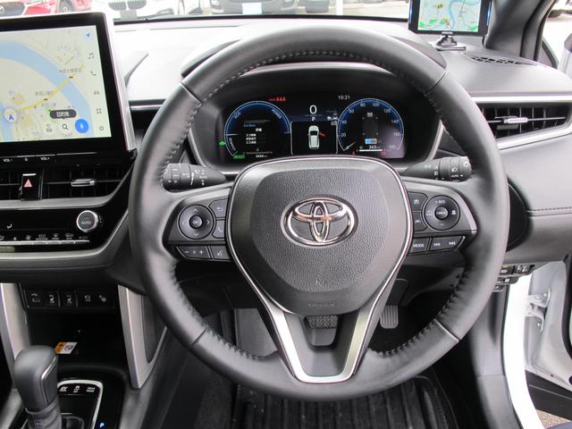 カローラクロス ハイブリッド　Ｚ　パノラマガラスルーフ・１０．５インチディスプレイオーディオ（ナビ、ＴＶ有）・全周囲・アドバンスパーク・ＢＳＭ・パワーバックドア・ルーフレール・ＥＴＣ２．０・スマートキー２個・シートヒーター・１オーナー（28枚目）